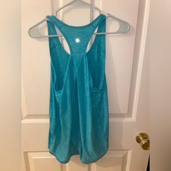 Size 6 lululemon tank top - Picture 2 of 2